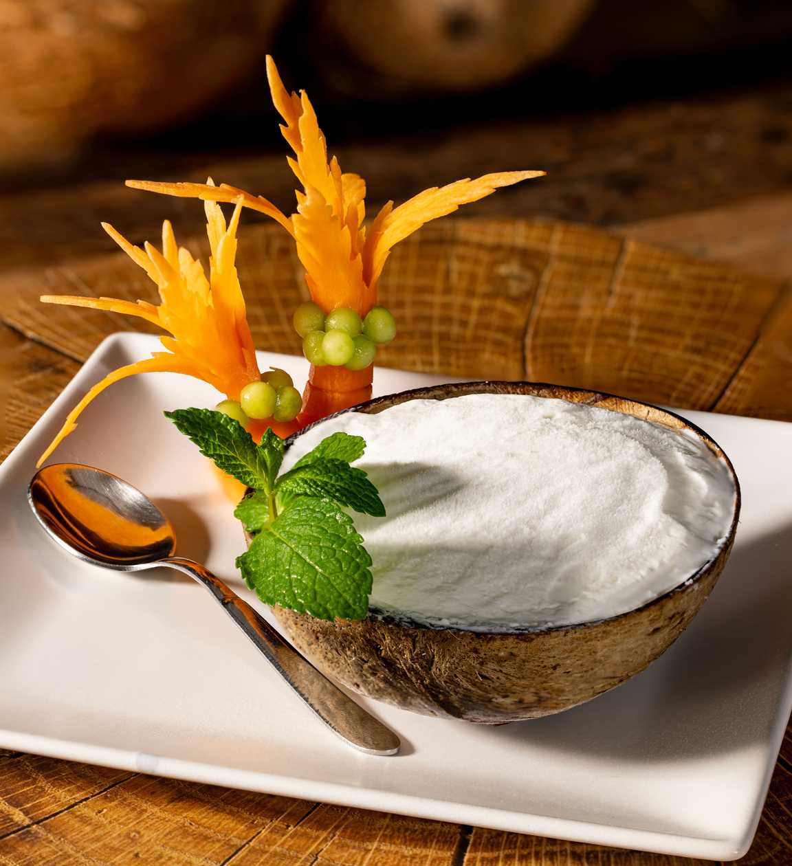 Sorbert de cocos in fruct