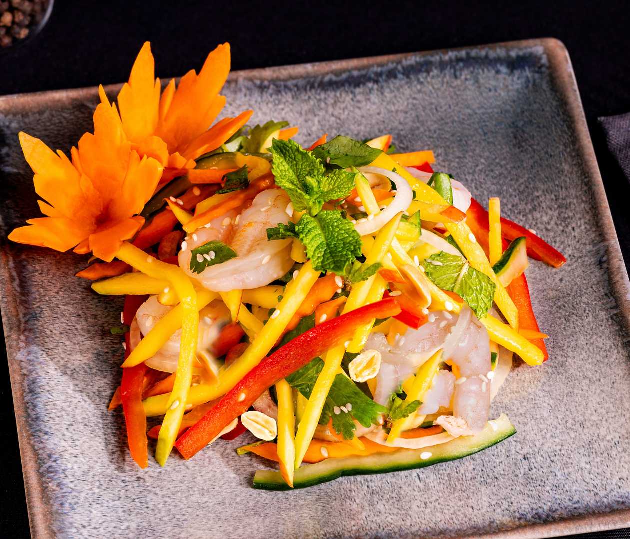 Salată de creveţi cu mango