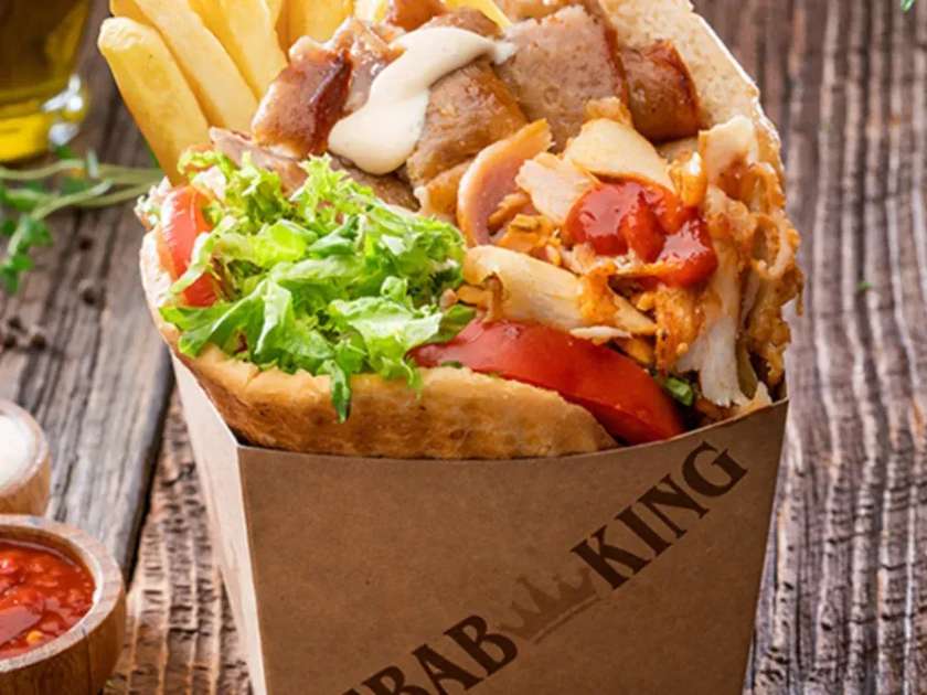 Kebab na Grubym Cieście z frytkami