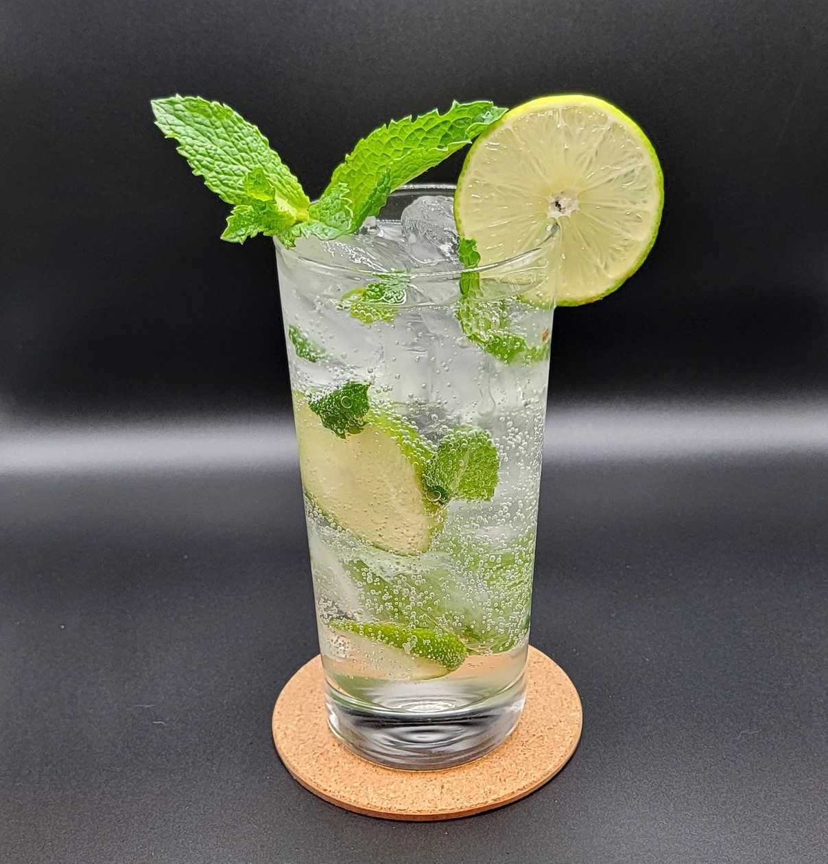 Classic virgin mojito