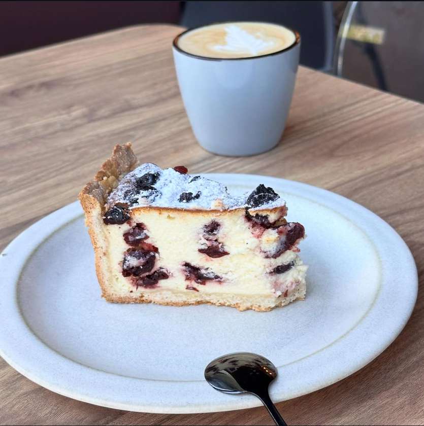 Felie Pasca cu Visine 180g