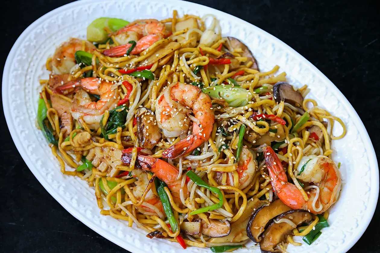 Shrimp chowmein