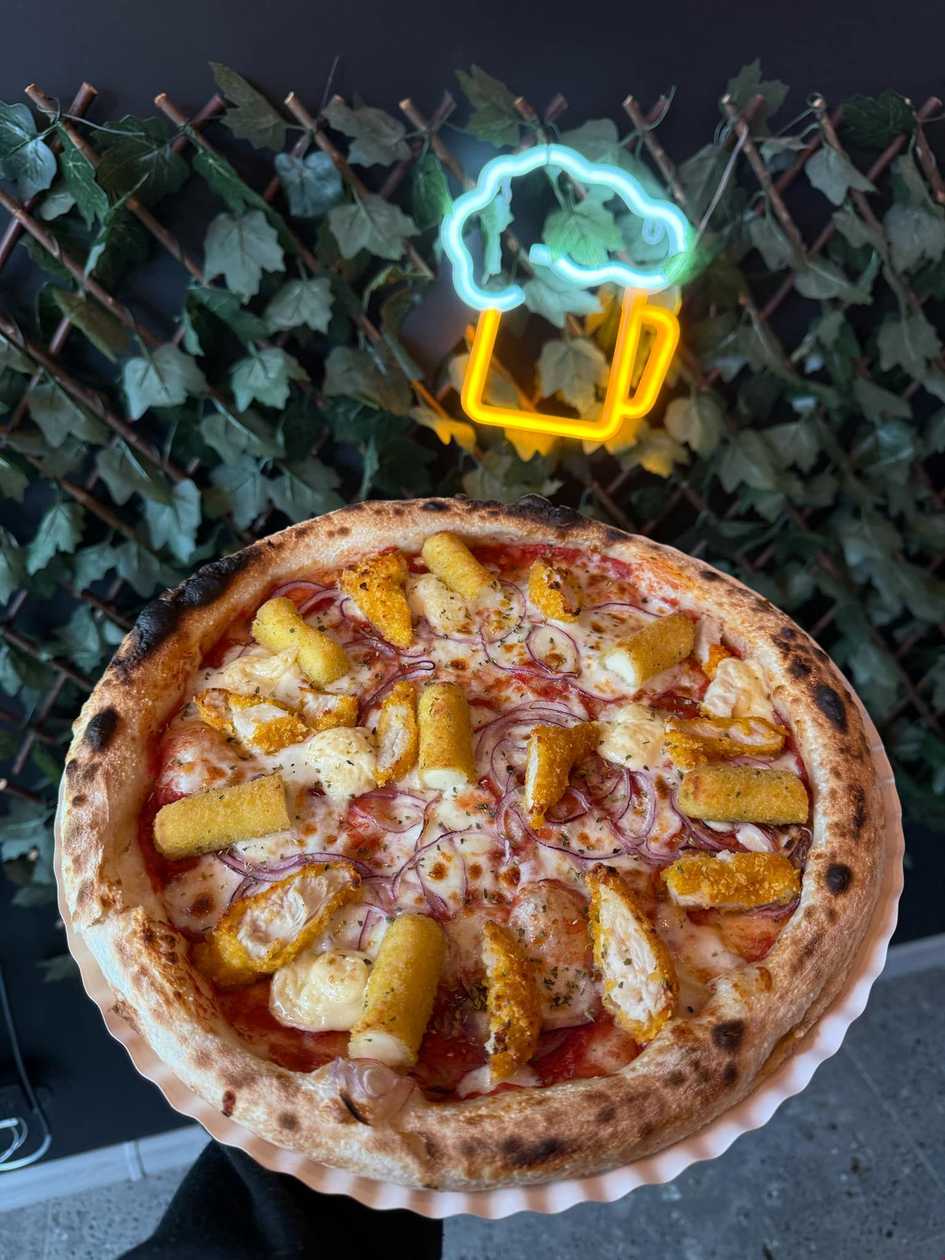 Pizza miesiąca mięsna