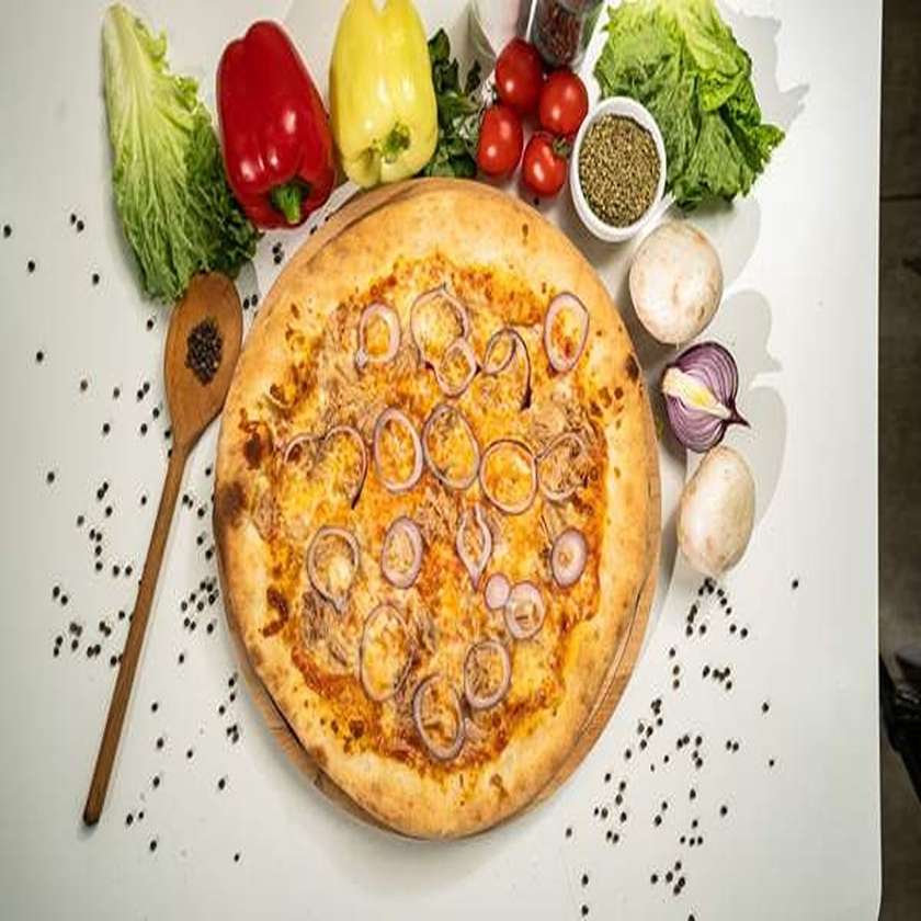 Tuna and Onion Pizza Ø 32cm