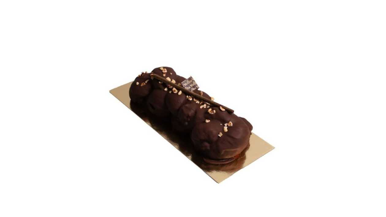Praline Filled Tsoureki