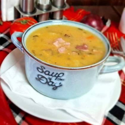 Bean Soup with Smoked and Red Onion