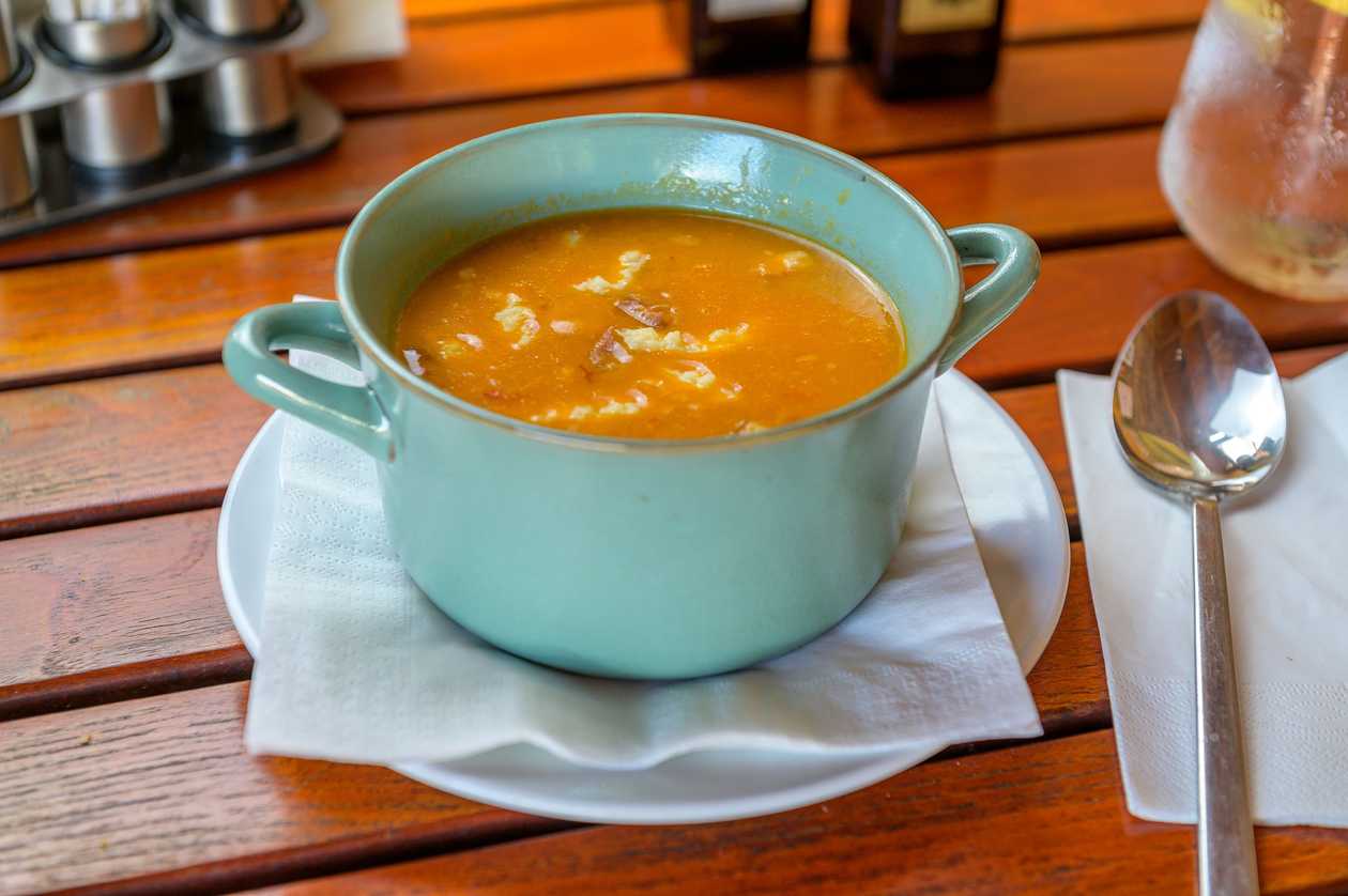 Bean Goulash with Knuckle