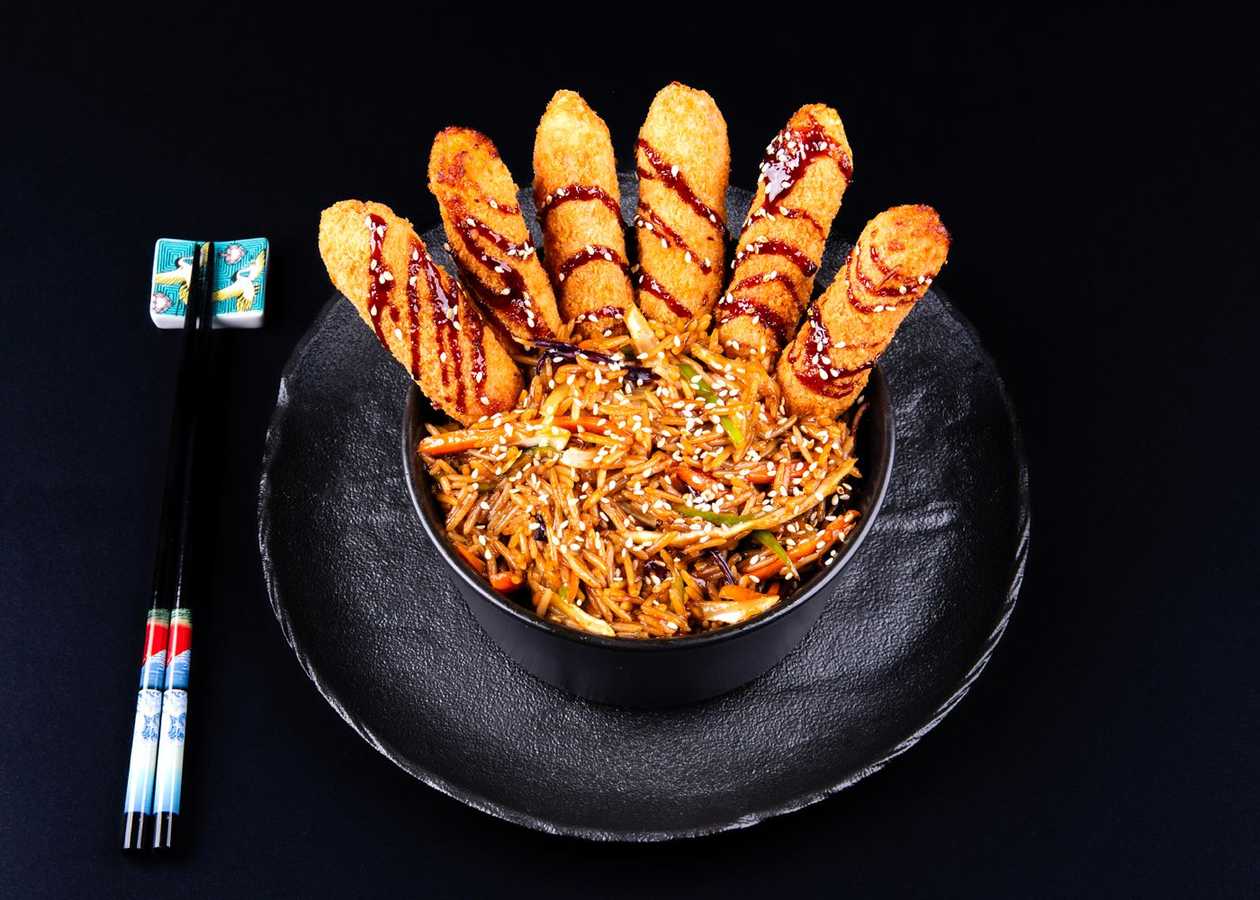 Rice with crunchy salmon