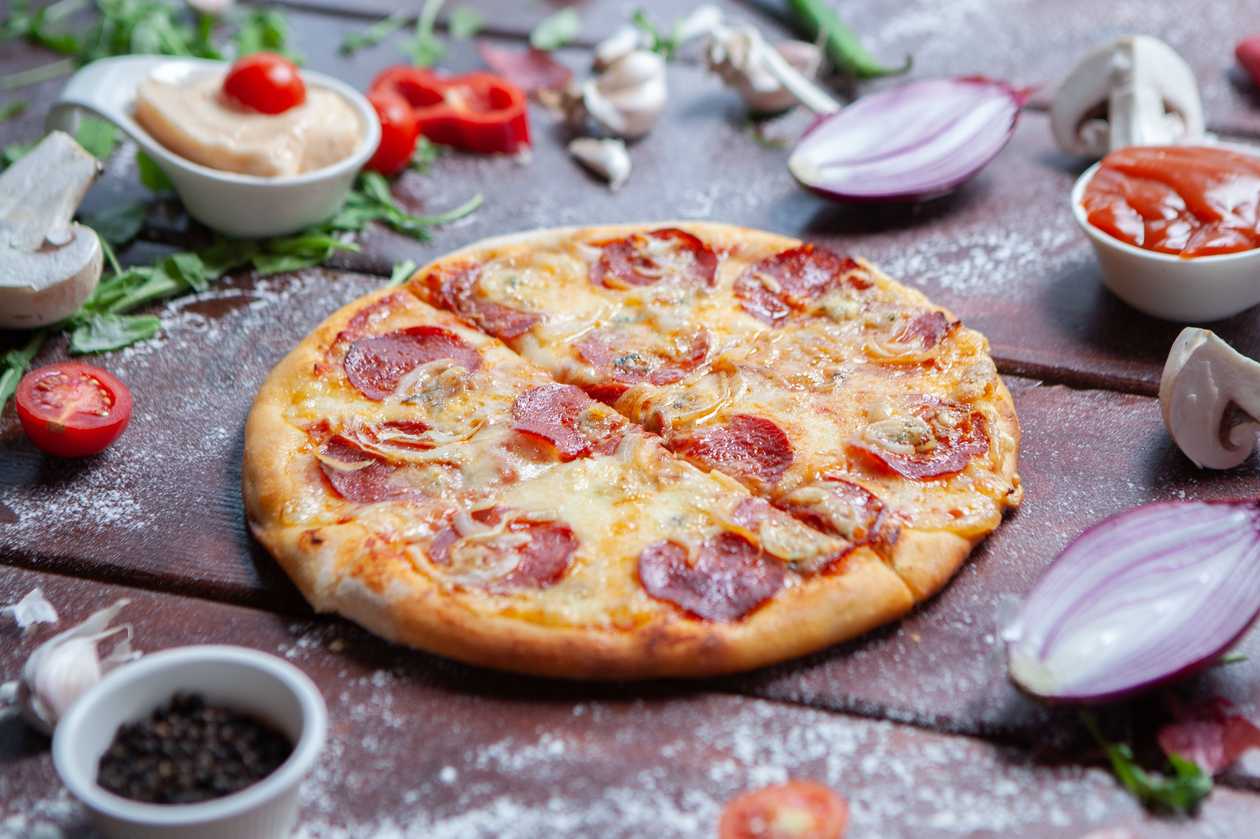 Pizza Cinquanta Urlanti 32cm