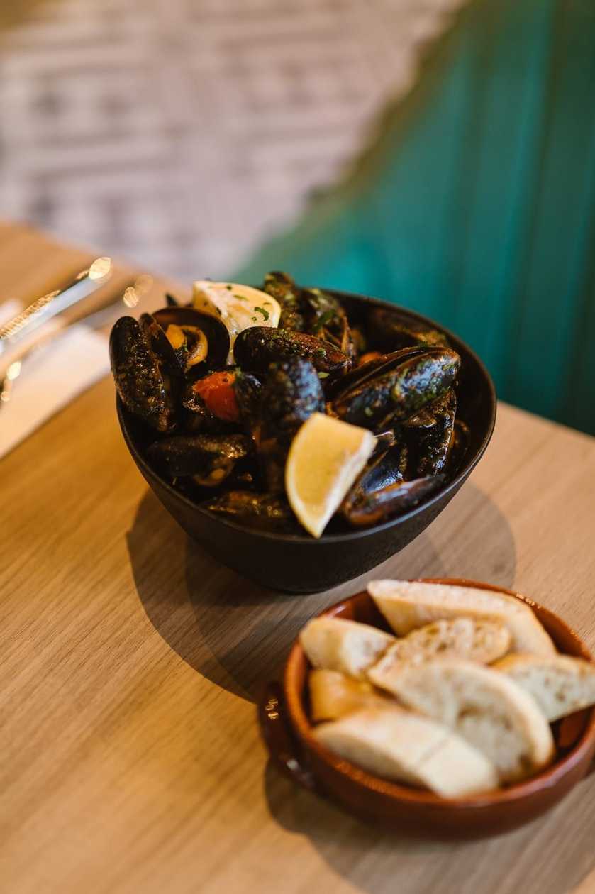 Mussels with Red Sauce
