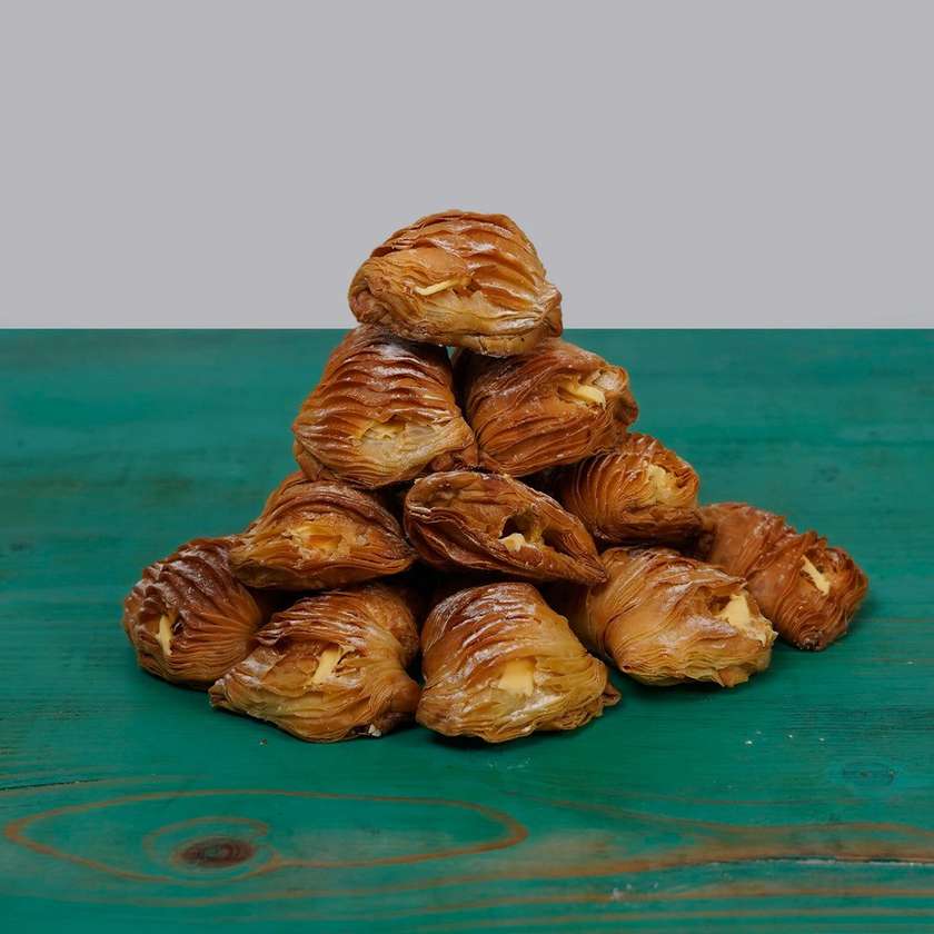 Aragostine Stuffed with Zabajone Cream