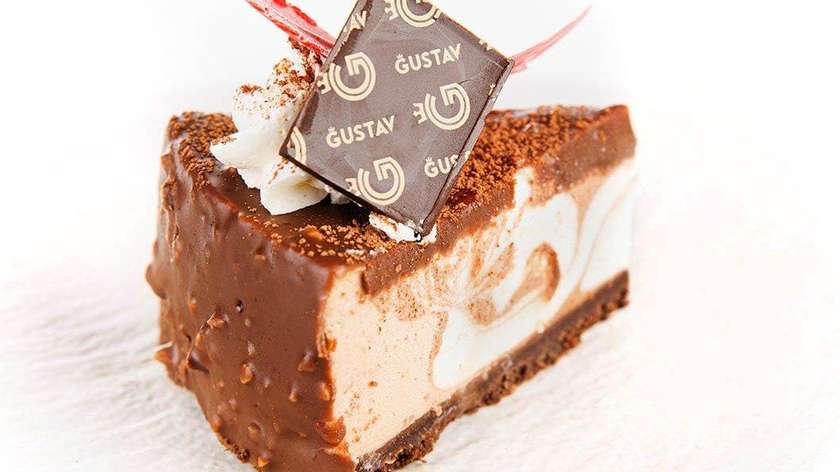 Triple Chocolate Marble Cake Slice 125g