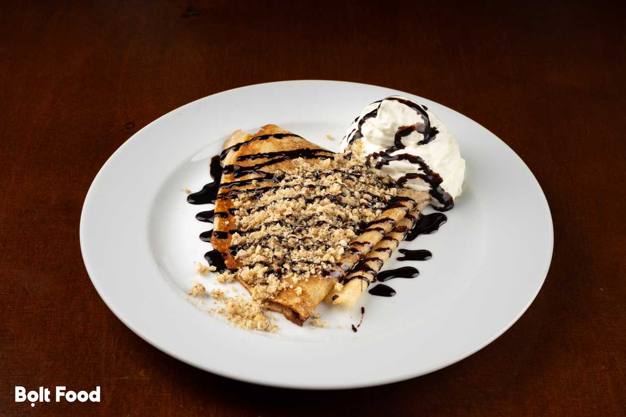 Crêpe with Nutella and Walnuts