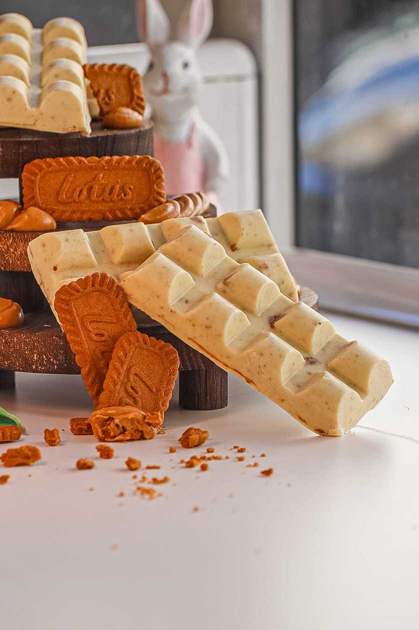 Lotus Cream Chocolate Bar