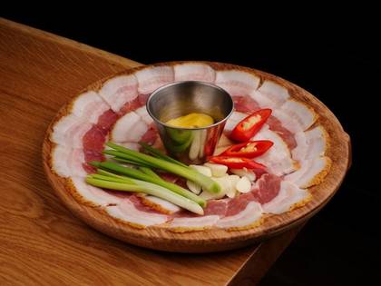 Salo with Garlic