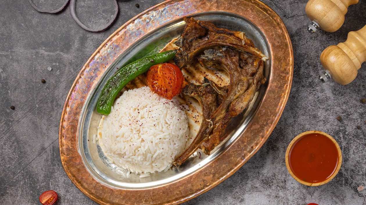 Quzu qabırğasından kabab