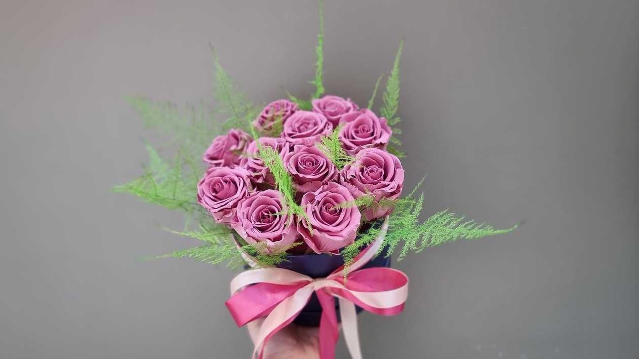 Long-lasting roses (11 pink roses)