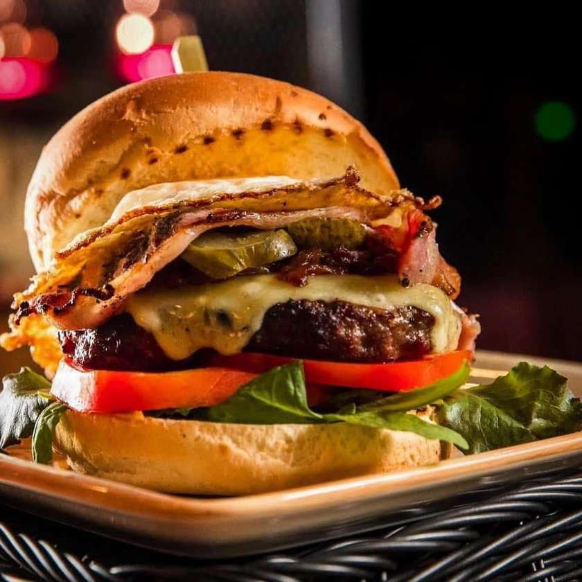 Brass And Knuckle Aberdeen Angus Beef Burger