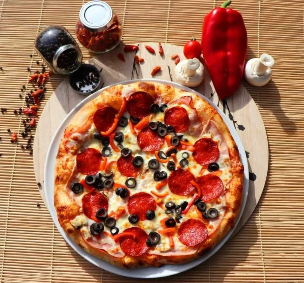 Chef's Pizza Medium Ø 32 cm
