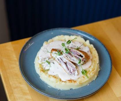 Chicken roulade with mashed potatoes