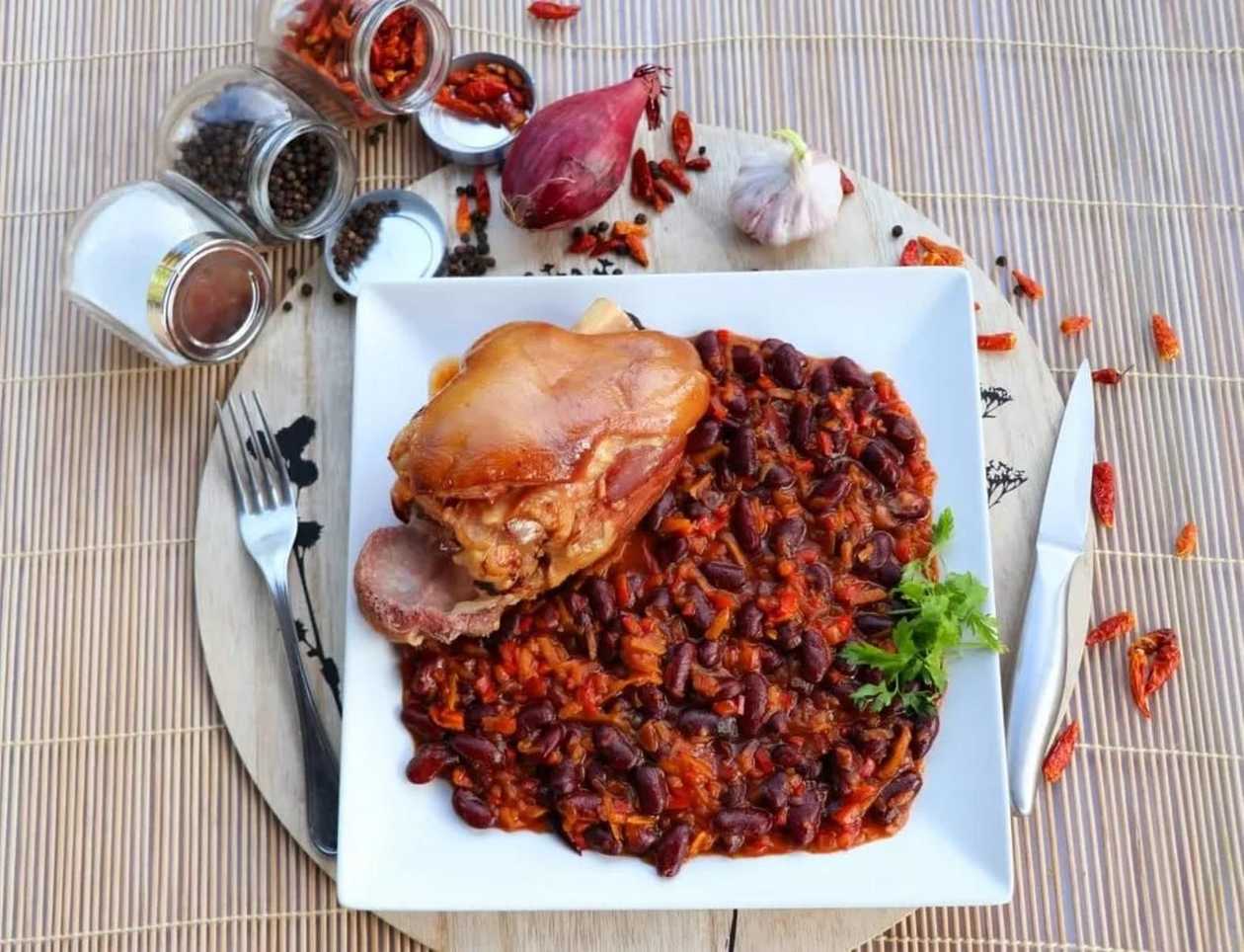 Shinco Pork Hock with Baked Red Beans