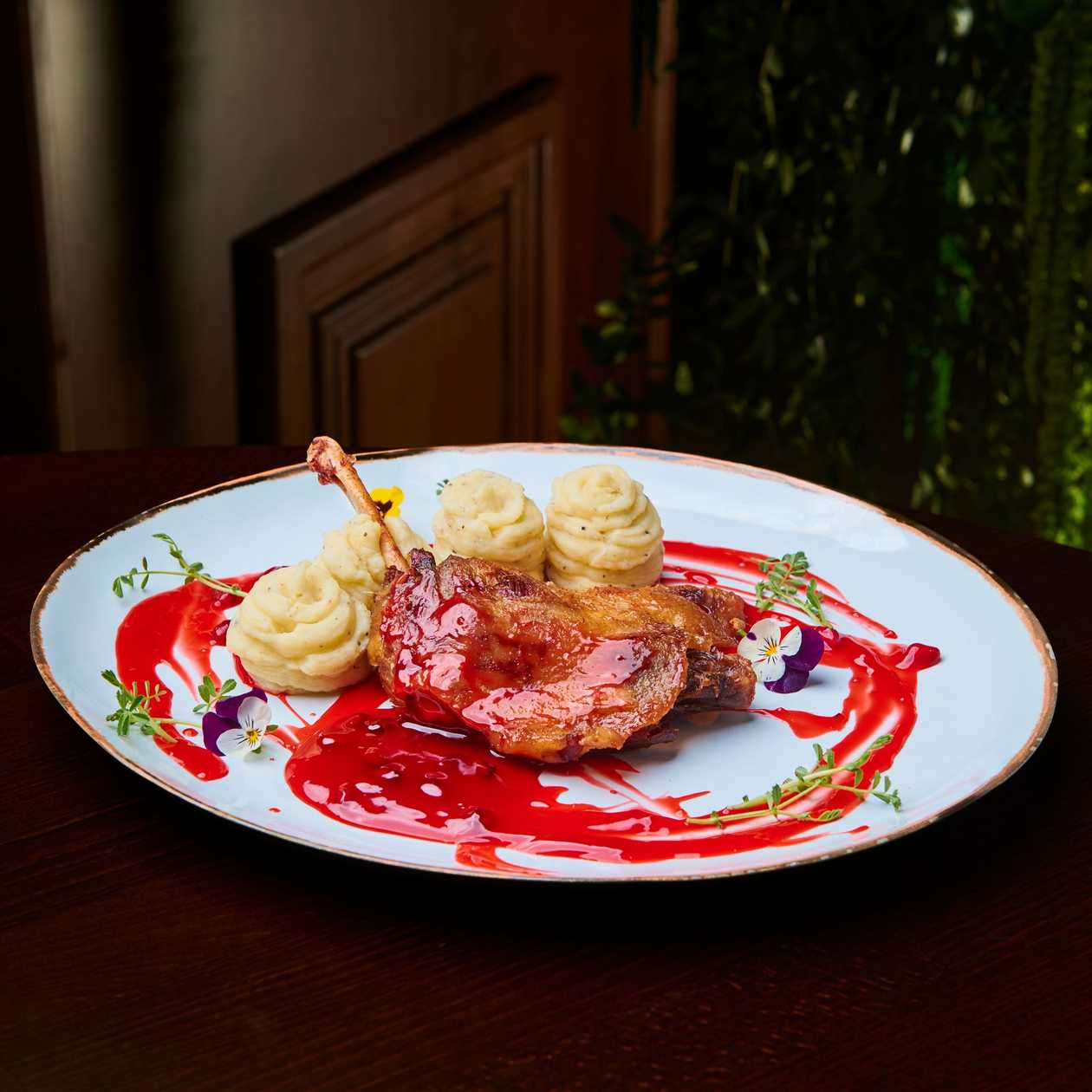 Duck thigh with mashed potatoes