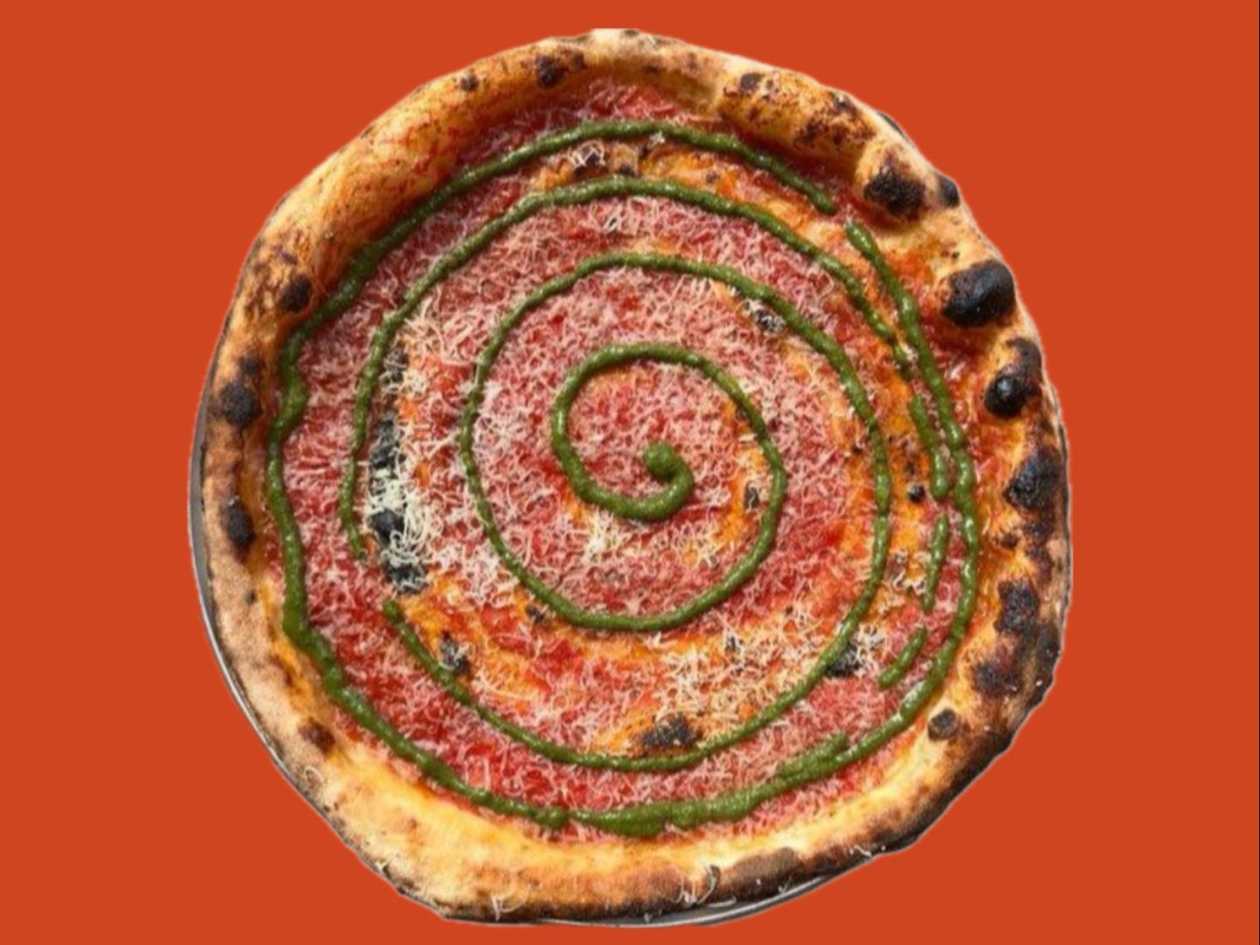 Obědová pizza + Ice Tea zdarma!