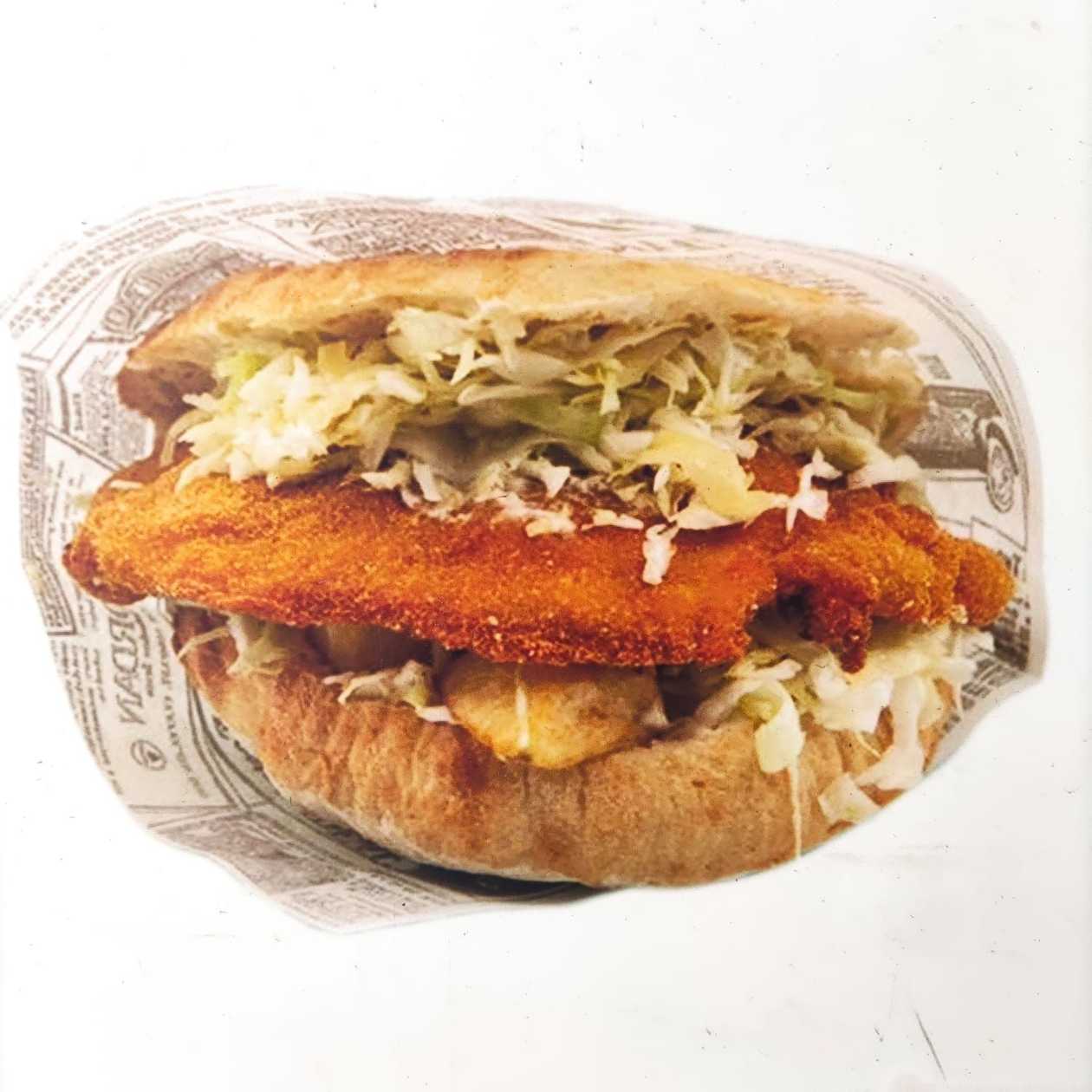 Sandwich șnițel de porc