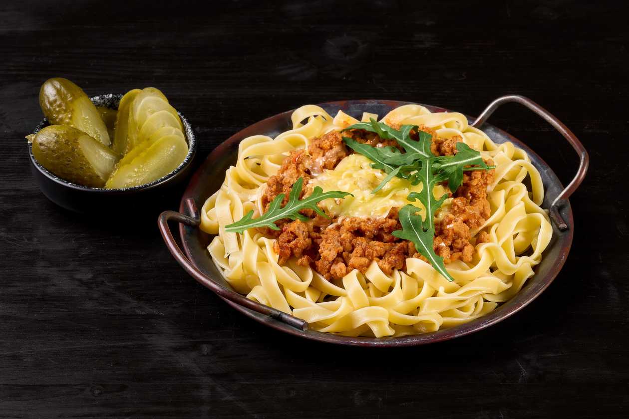 Boiled pasta with minced meat