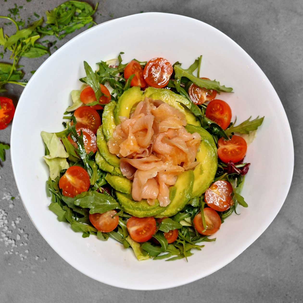 Smoked Salmon Salad with Avocado and Cherry Tomatoes