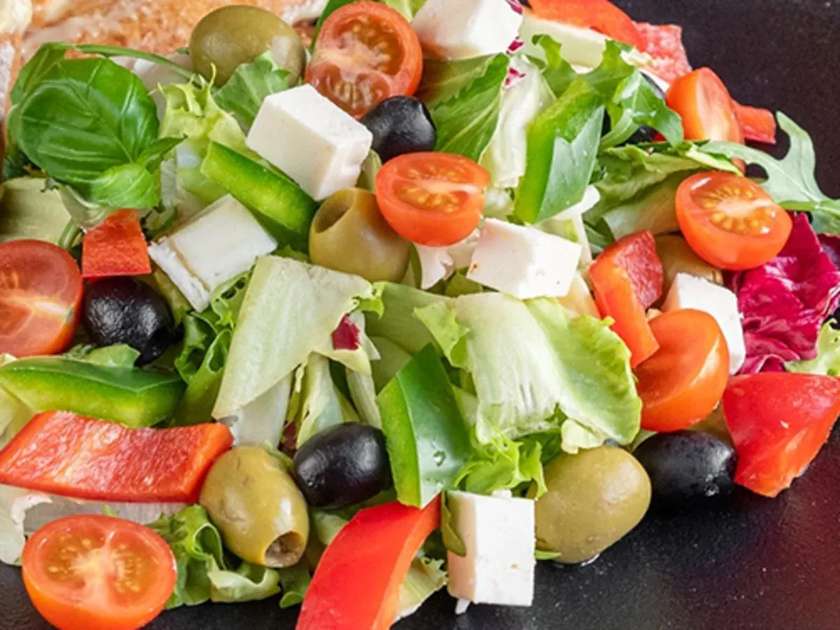 Sałatka Grecka 350g sos winegret