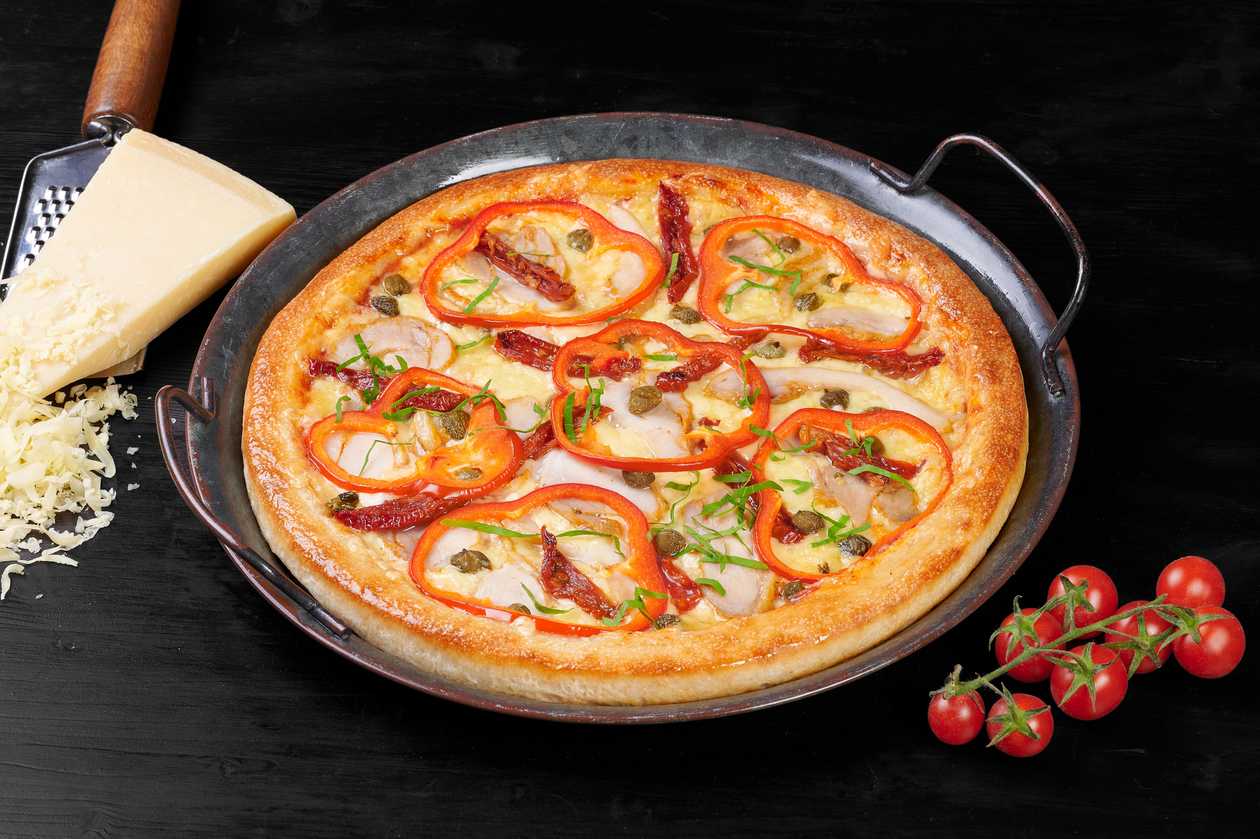 Spanish thick-crust pizza