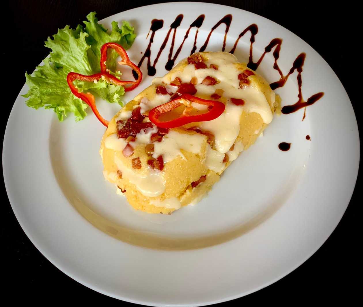 Pături Cu Brânză si Slaninuta