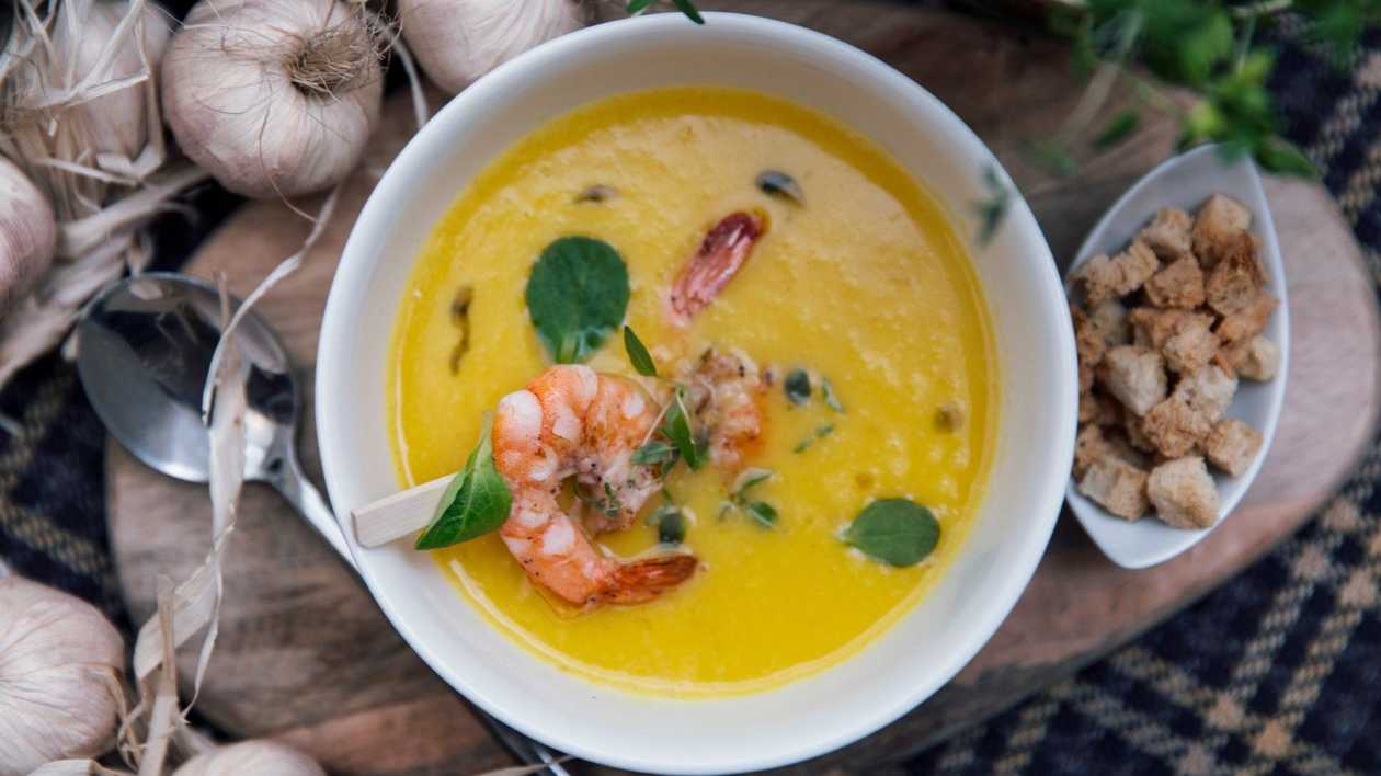 Pumpkin soup with shrimp