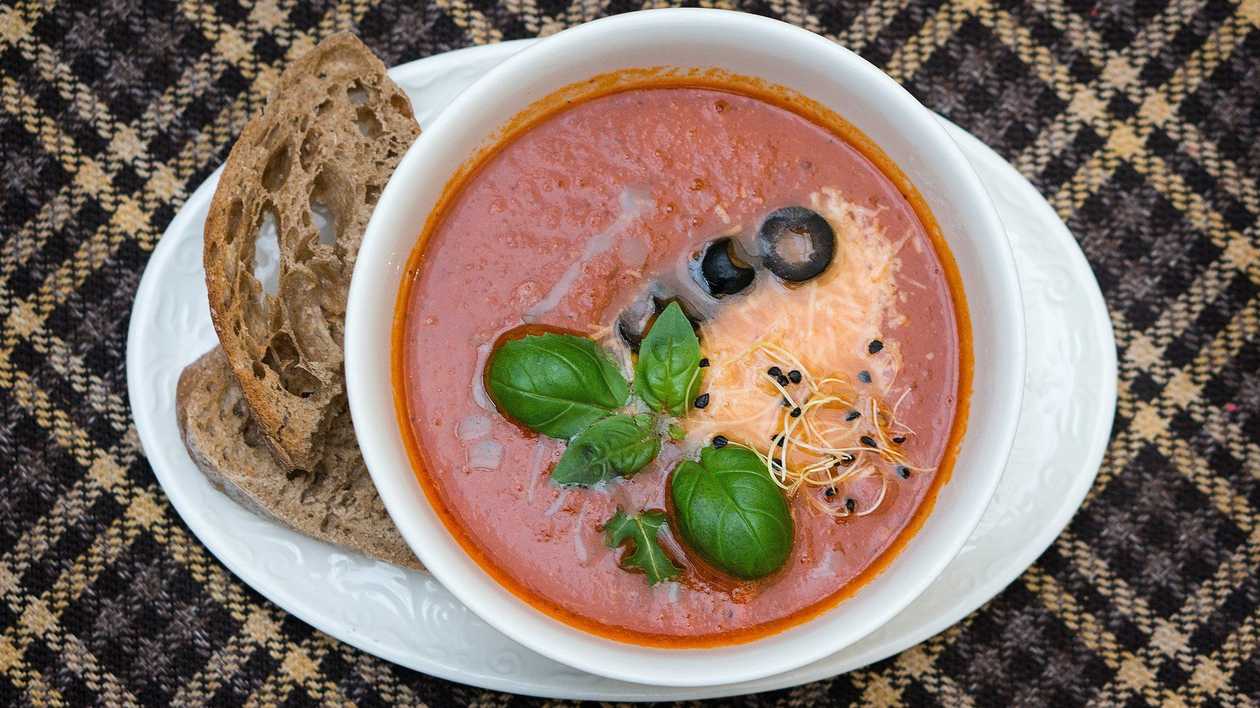 Thick tomato soup