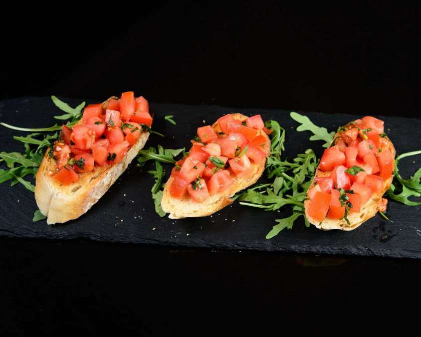 BRUSCHETTA CON POMODORO