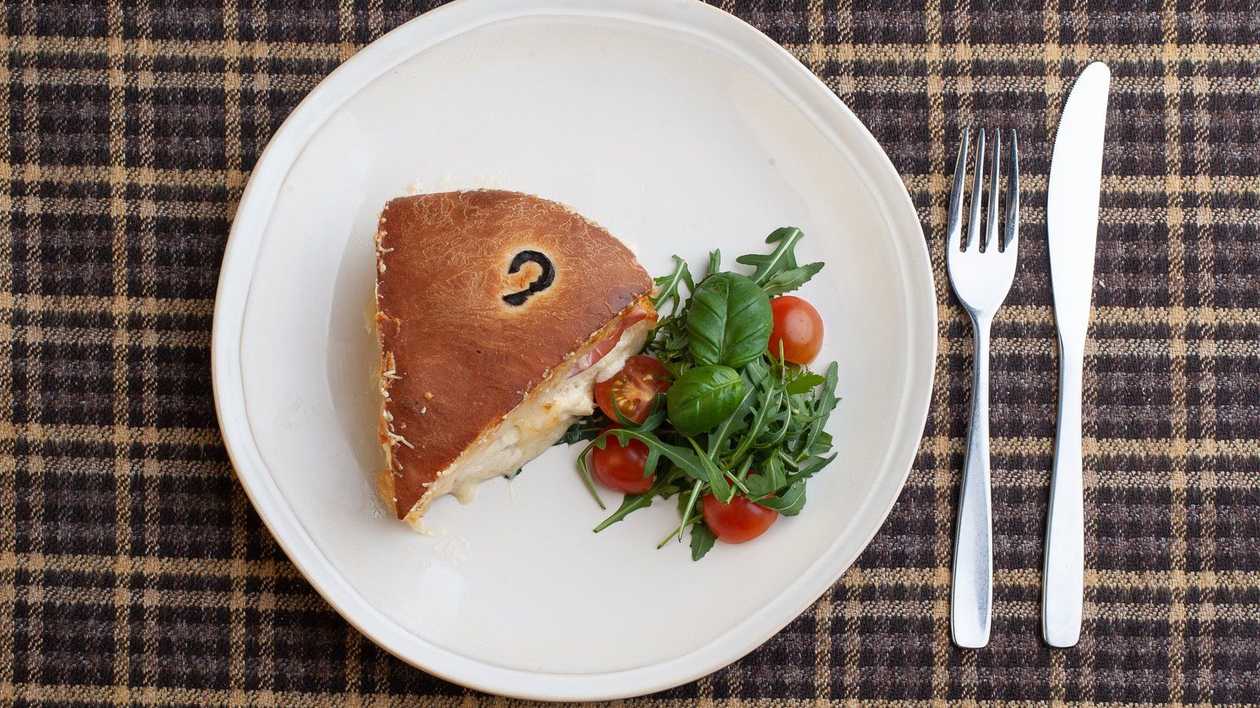 Panini with cottage cheese and dried tomatoes