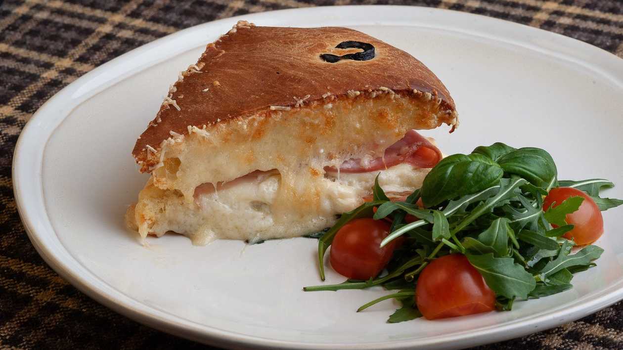 Panini with Mortadella and mozzarella