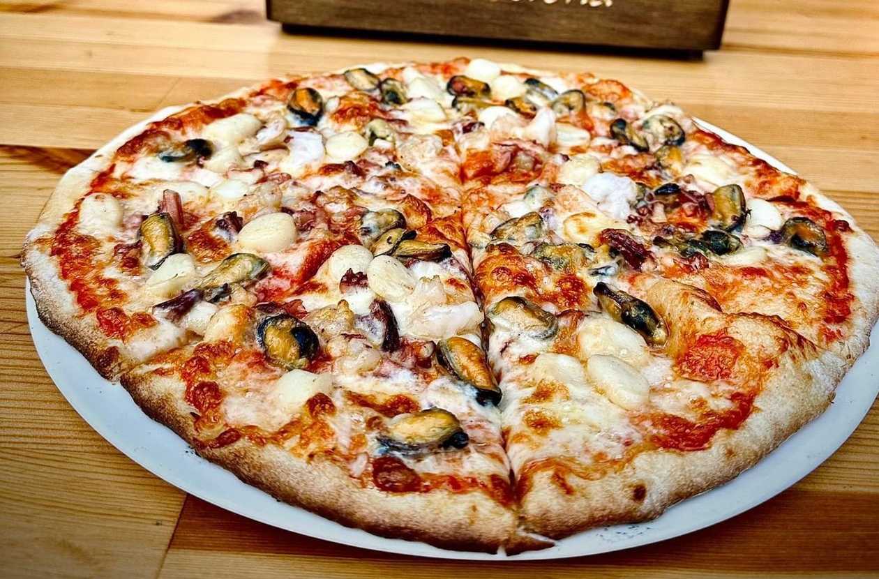 Pizza Mare E    Monti