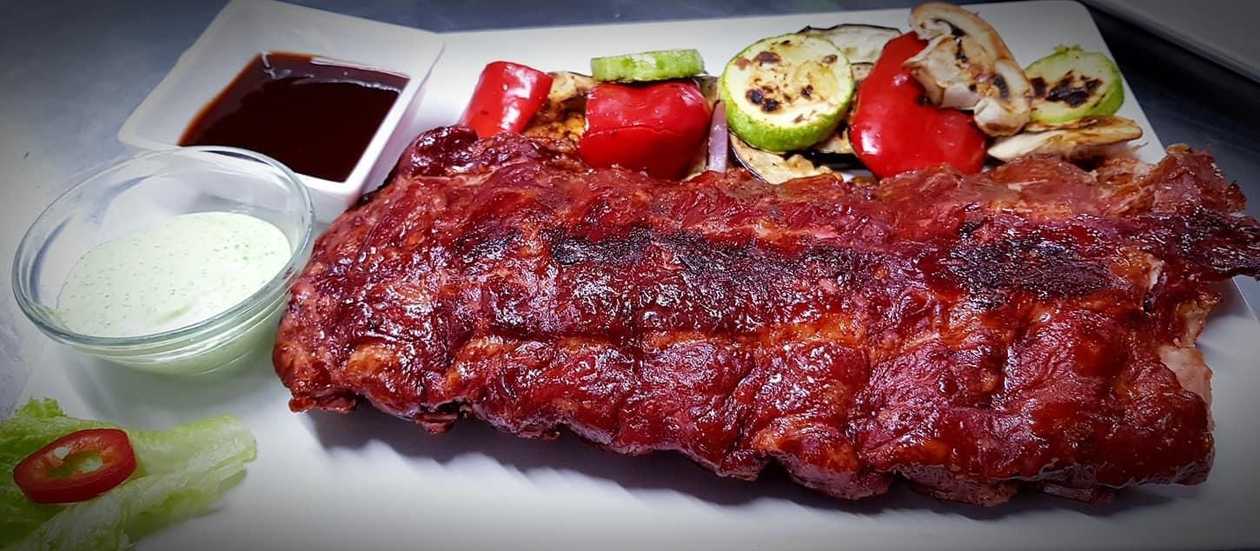 Scăriță De Porc Afumată La Grătar