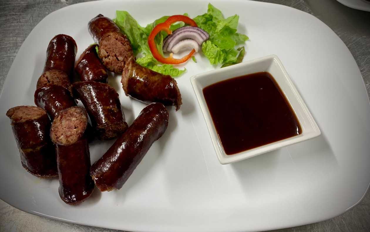 Cârnați De Casă Din Porc Și Vită