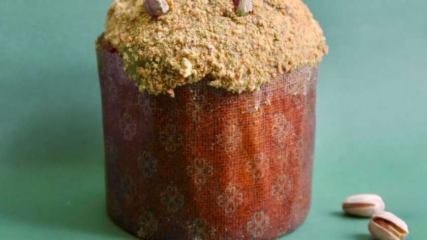Paska with Pistachio