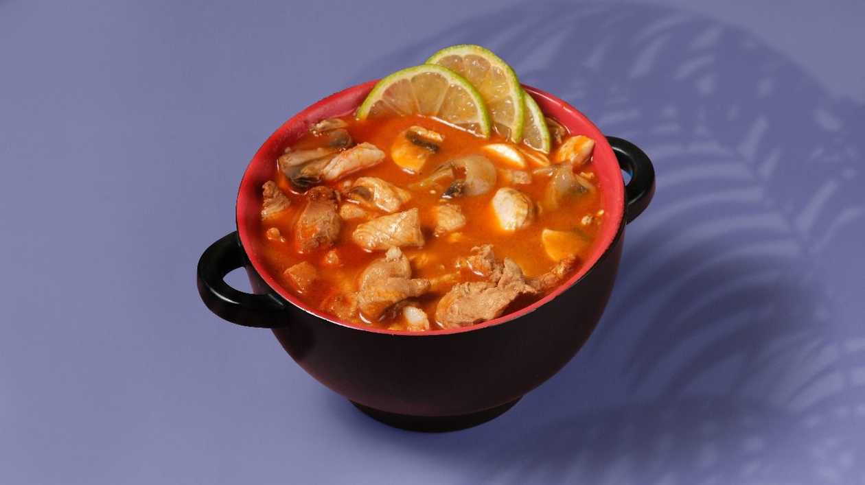 Tom-Yum with Chicken and Buckwheat Noodle