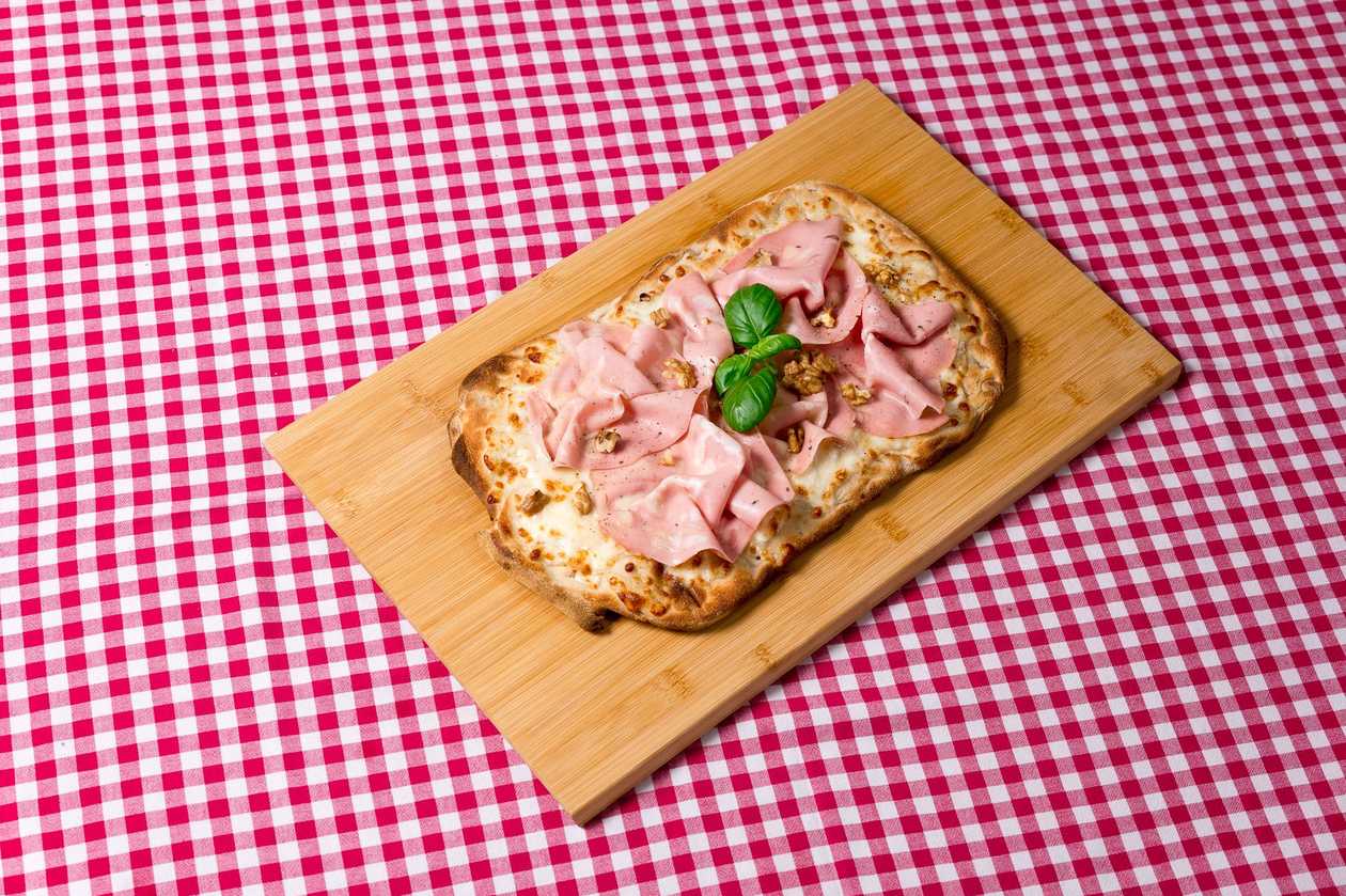 Pizza Mortadella al Tartufo, Zola e Noci