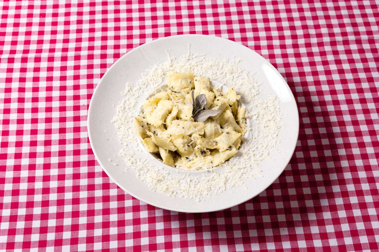 Ravioli del Plin ai Porcini con Burro e Salvia