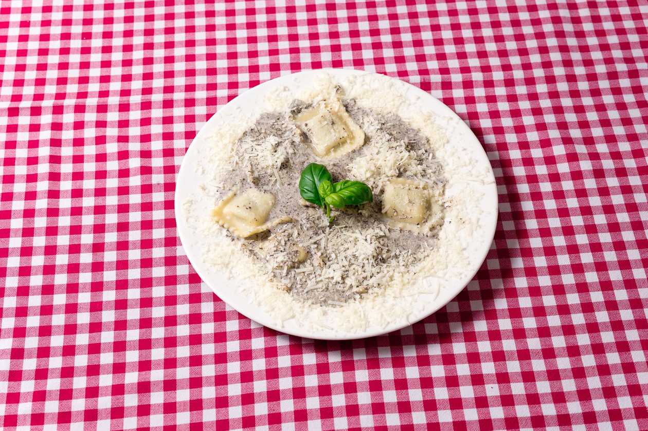 Ravioli Ricotta e Spinaci con Salsa al Tartufo