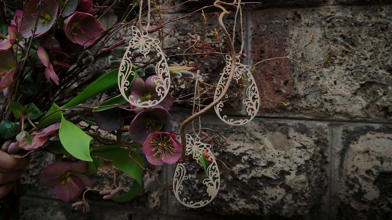 Hanging Wooden Decoration (3 pcs)