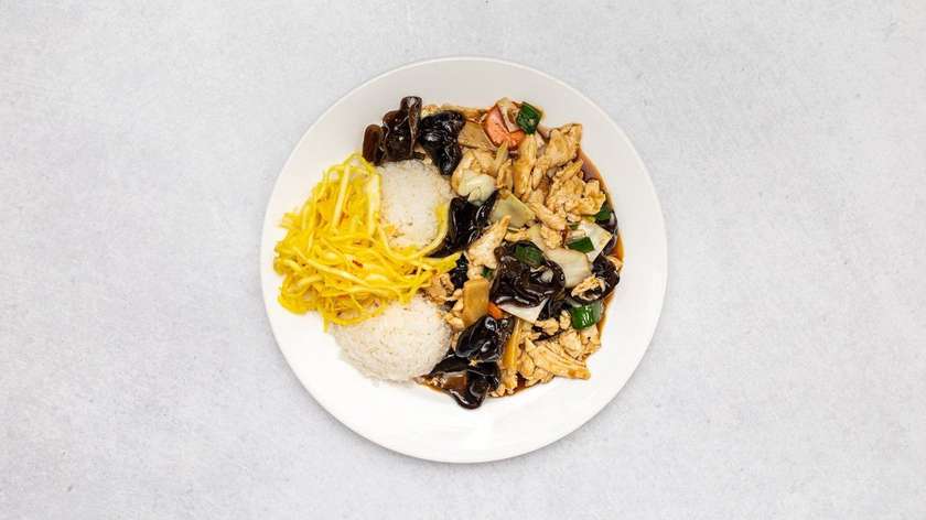 85 Duck with Bamboo Shoots and Mushrooms