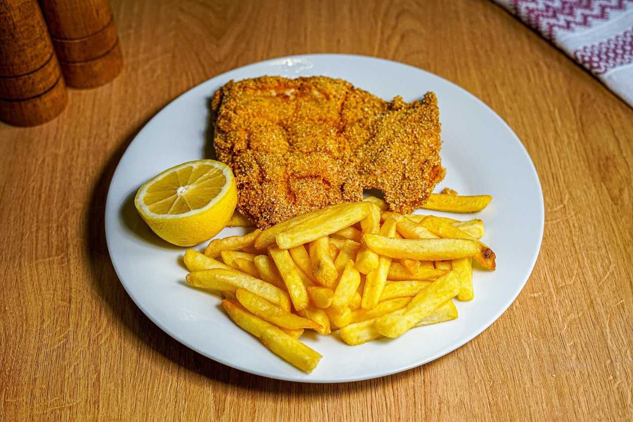 Filleted Pike-Perch With Garnish And Lemon