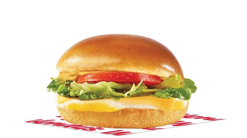 Sandwich with vegetables and egg